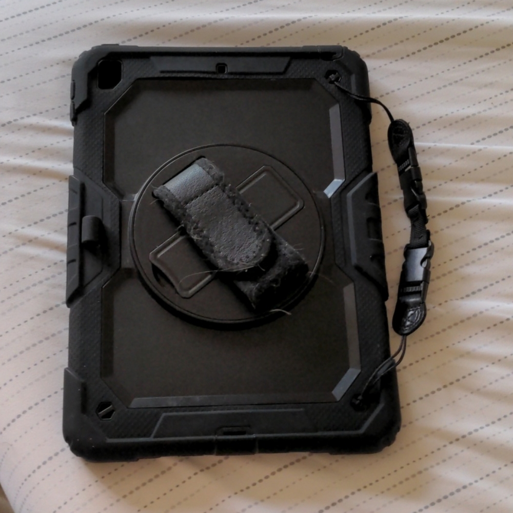 Sturdy iPad Case - Picture 2 of 6